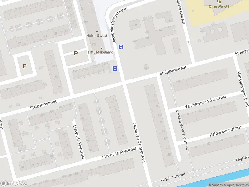 Ambulance met grote spoed naar de Stalpaertstraat in Rotterdam