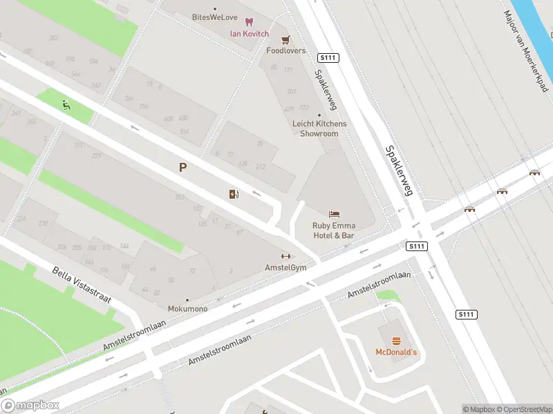 Ambulance met grote spoed naar de Amstelvlietstraat in Amsterdam