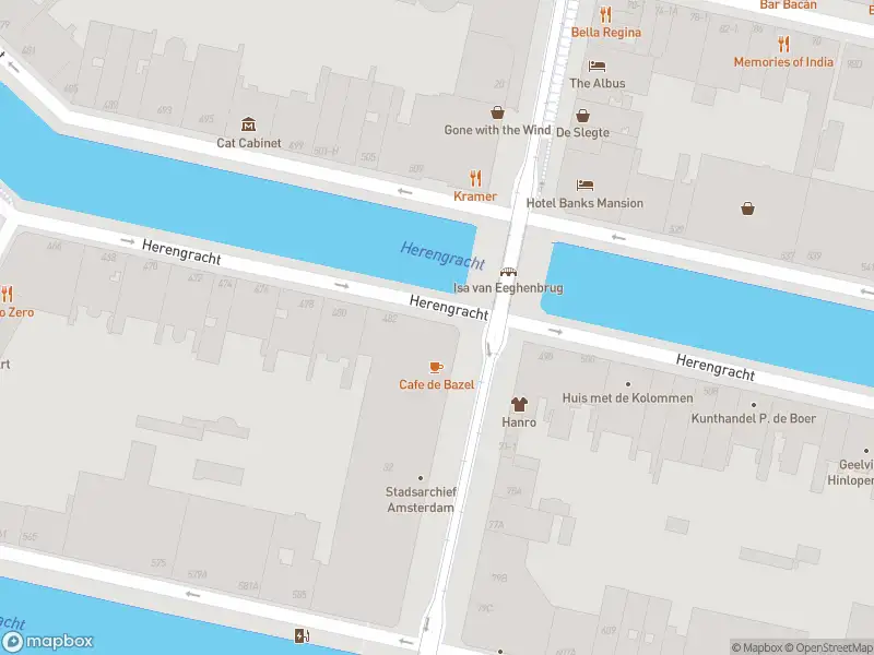 Ambulance met gepaste spoed naar de Reguliersdwarsstraat in Amsterdam