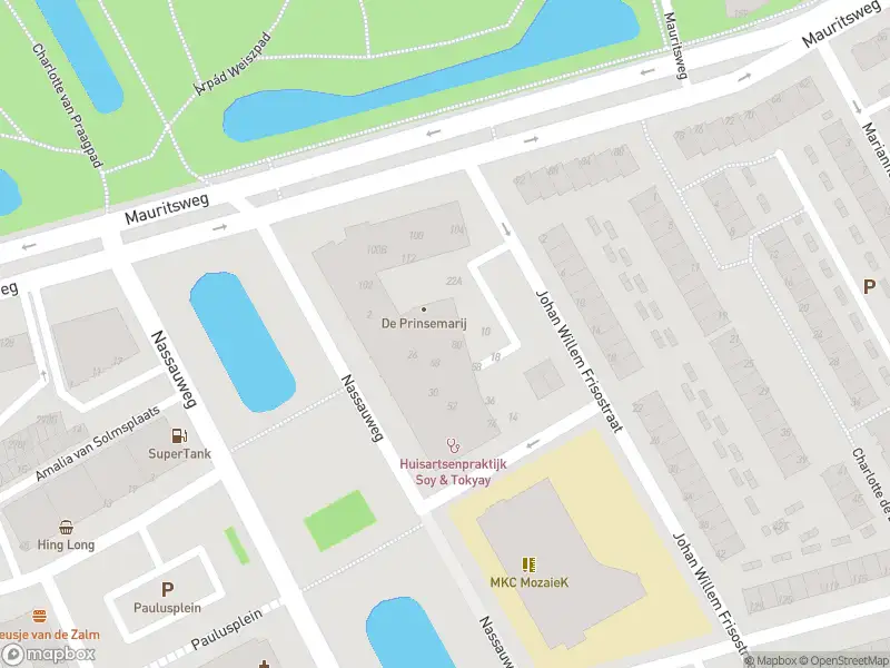 Ambulance met gepaste spoed naar de Nassauweg in Dordrecht