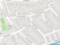 Ambulance met grote spoed naar de Diepenbroickpark in Weesp