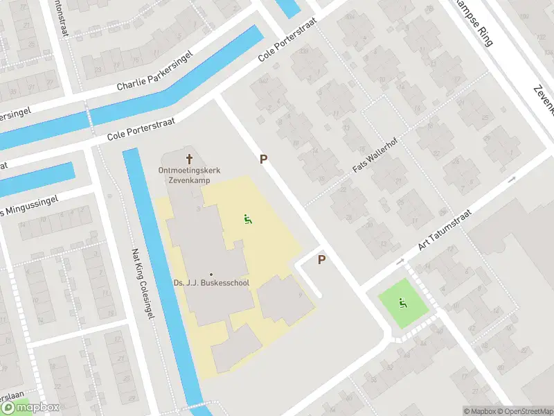 Ambulance met grote spoed naar de Ben Websterstraat in Rotterdam