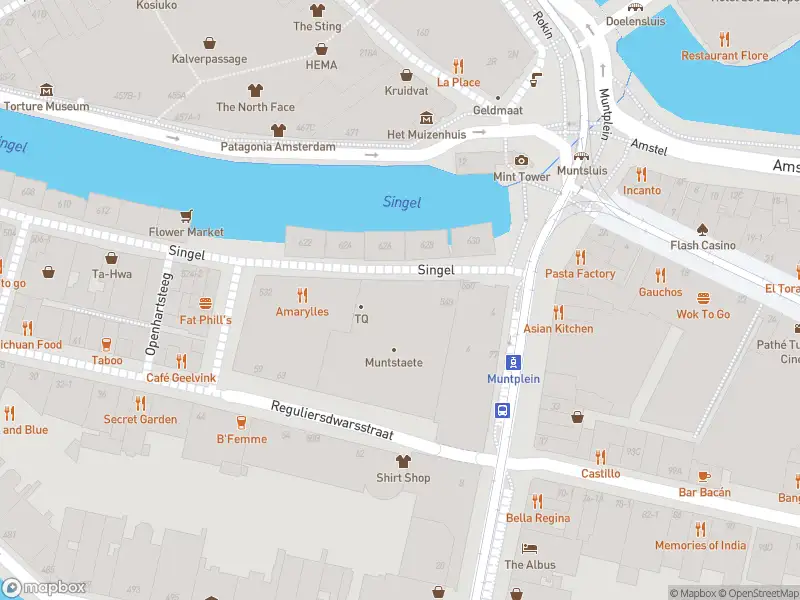 Ambulance met grote spoed naar de Reguliersbreestraat in Amsterdam