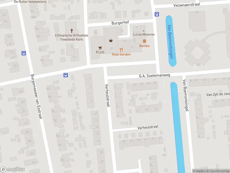 Ambulance met grote spoed naar de Verheulstraat in Pernis Rotterdam