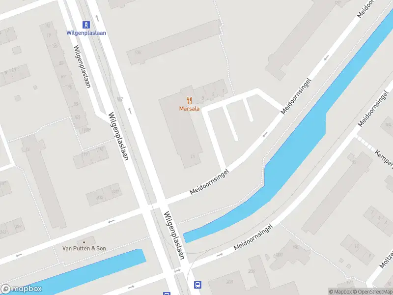 Ambulance met gepaste spoed naar de Meidoornhoek in Rotterdam