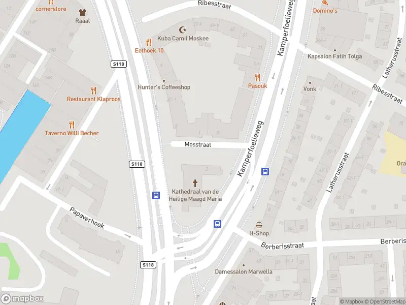 Ambulance met grote spoed naar de Mosstraat in Amsterdam