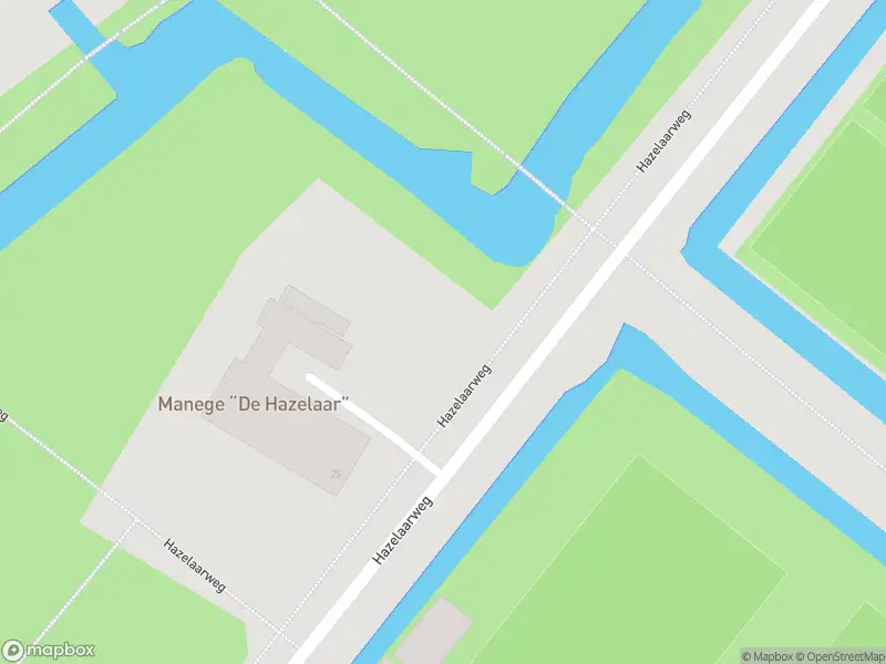 Ambulance met gepaste spoed naar de Hazelaarweg in Rotterdam