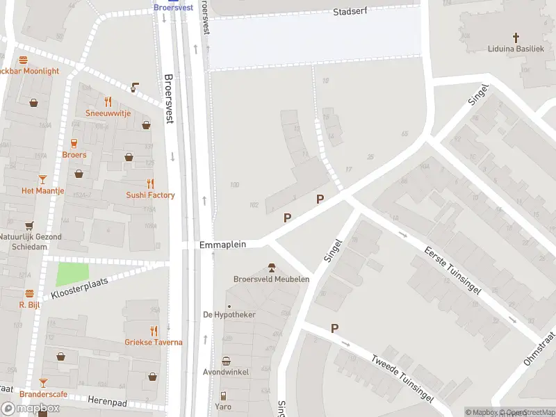 Ambulance met grote spoed naar de Emmaplein in Schiedam