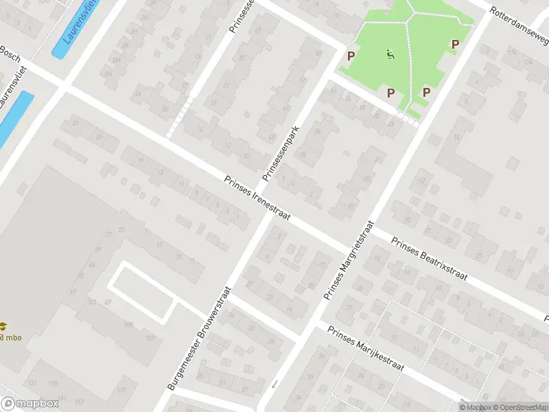 Ambulance met grote spoed naar de Prinses Irenestraat in Zwijndrecht