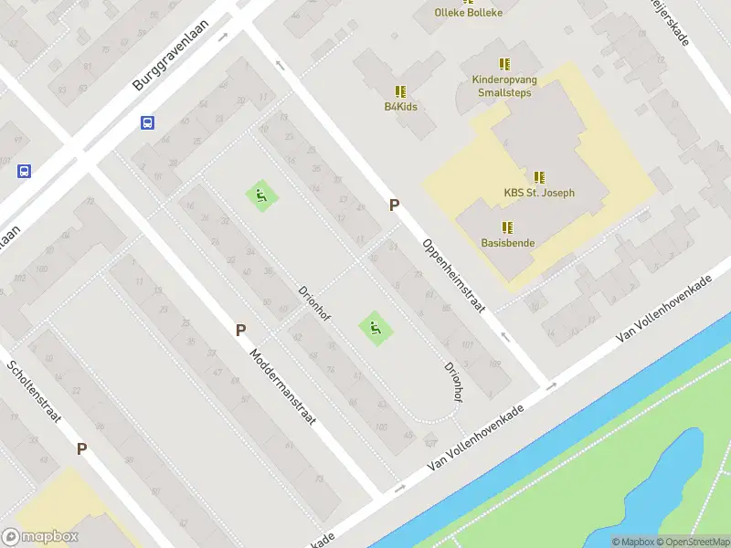 Ambulance met gepaste spoed naar de Oppenheimstraat in Leiden