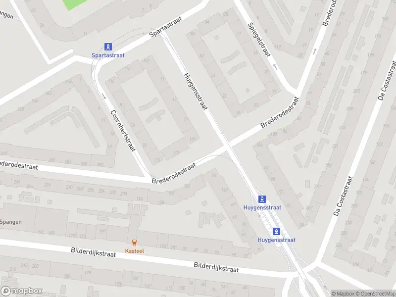 Ambulance met gepaste spoed naar de Huygensstraat in Rotterdam