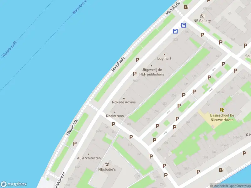 Ambulance met gepaste spoed naar de Maaskade in Rotterdam