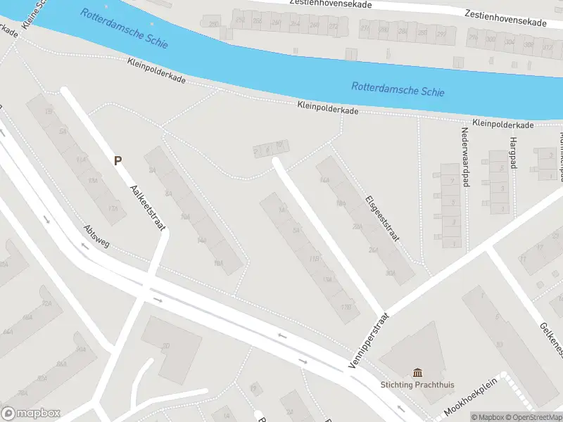 Ambulance met gepaste spoed naar de Eskampstraat in Rotterdam