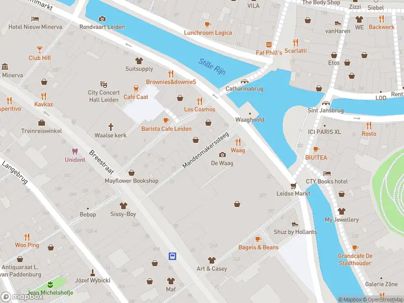 Ambulance met gepaste spoed naar de Mandenmakerssteeg in Leiden