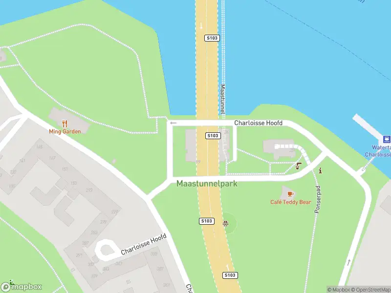 Ambulance met gepaste spoed naar de Charloisse Hoofd in Rotterdam