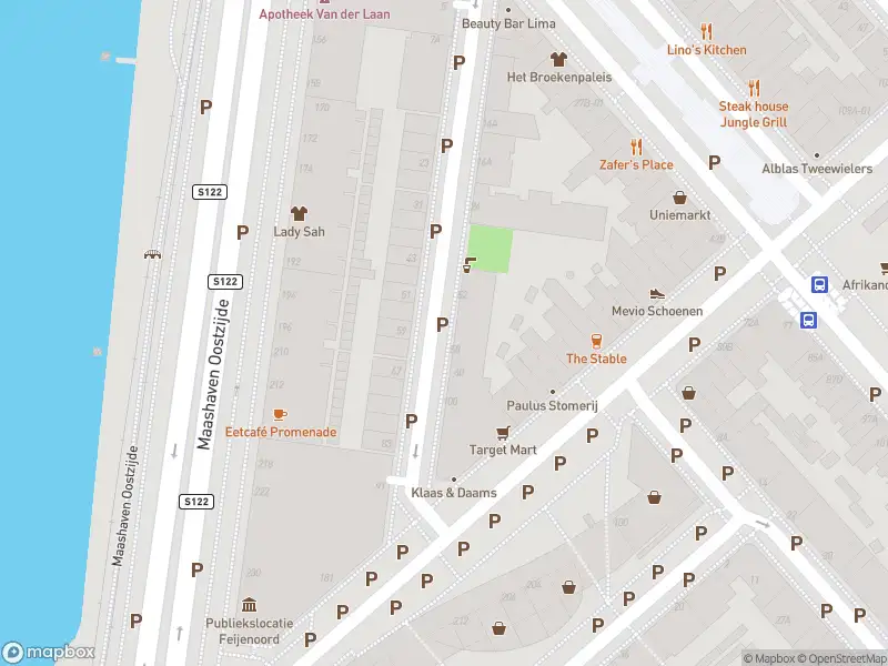 Ambulance met grote spoed naar de Herman Costerstraat in Rotterdam