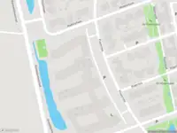 Brandweer met gepaste spoed naar de Pioenroos in Hoeven vanwege een liftopsluiting