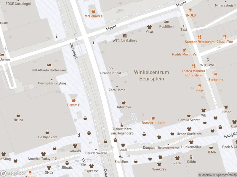 Ambulance met grote spoed naar de Meent in Rotterdam