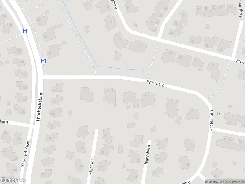 Brandweer met grote spoed naar de Prunuslaan in Roosendaal vanwege reanimatie