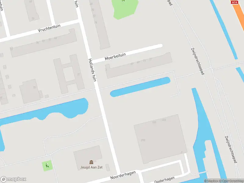 Ambulance met grote spoed naar de Hollands tuin in Rotterdam