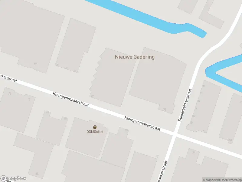 Ambulance met gepaste spoed naar de Klompenmakerstraat in Hoogvliet Rotterdam