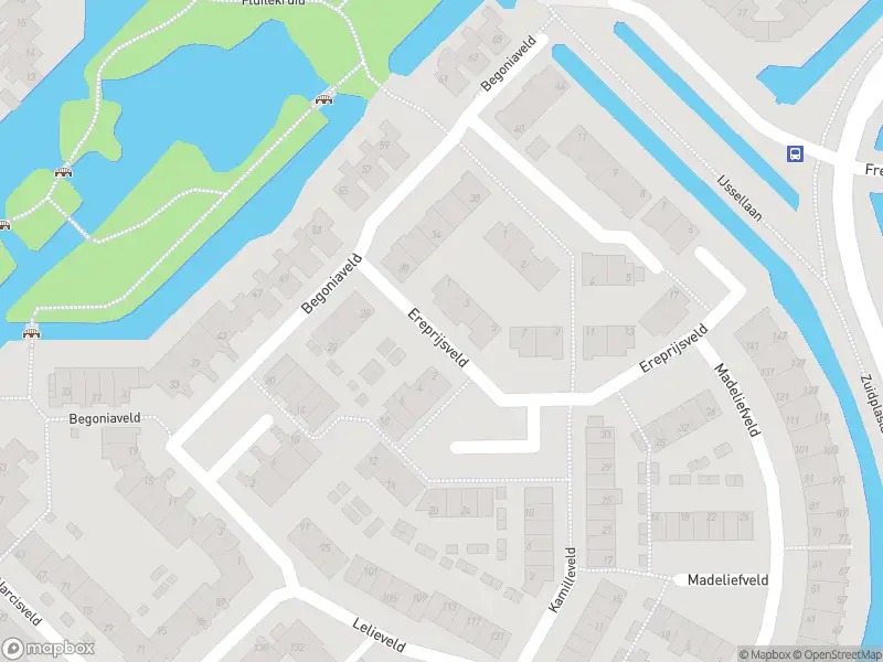 Ambulance met gepaste spoed naar de Ereprijsveld in Nieuwerkerk aan den IJssel