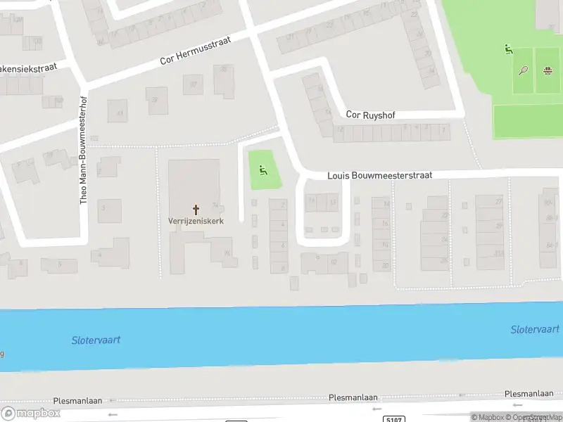 Ambulance met gepaste spoed naar de Ank van der Moerstraat in Amsterdam