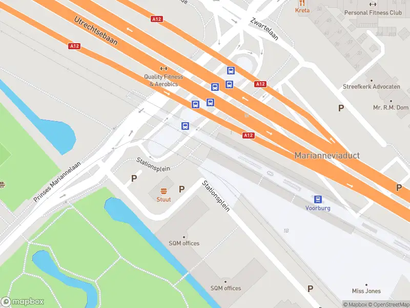 Ambulance met gepaste spoed naar de Stationsplein in Voorburg