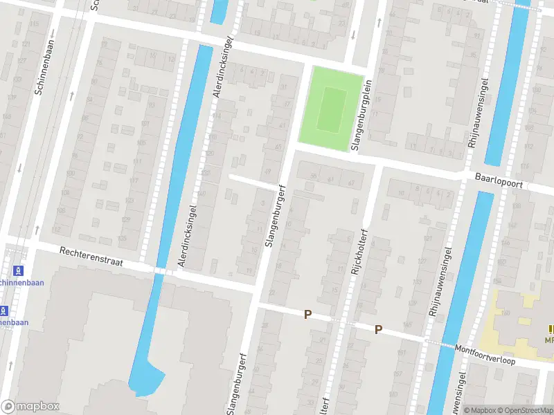 Ambulance met gepaste spoed naar de Slangenburgerf in Rotterdam
