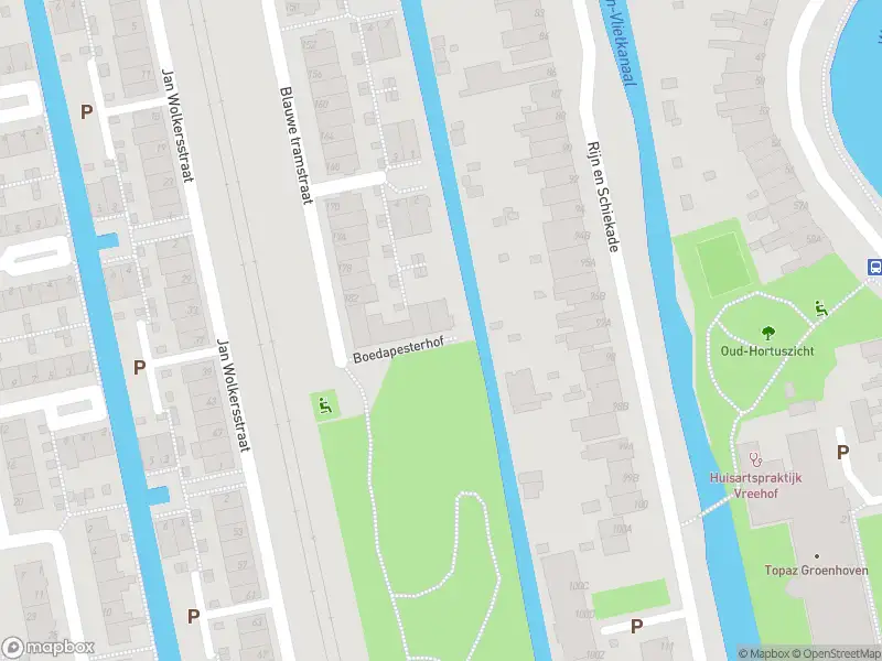 Ambulance met gepaste spoed naar de Boedapesterhof in Leiden