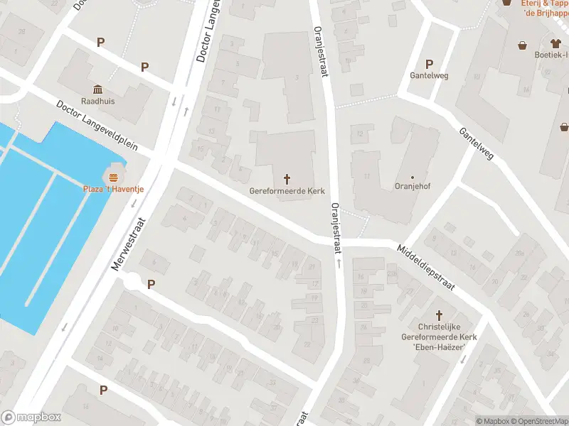 Ambulance met grote spoed naar de Oranjestraat in Sliedrecht