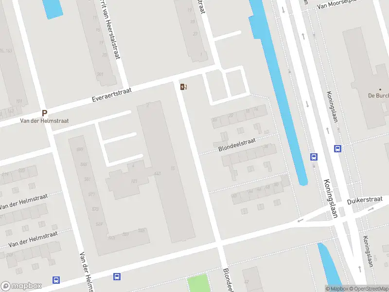 Ambulance met grote spoed naar de Blondeelstraat in Rotterdam