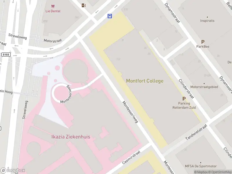 Ambulance met grote spoed naar de Montessoriweg in Rotterdam