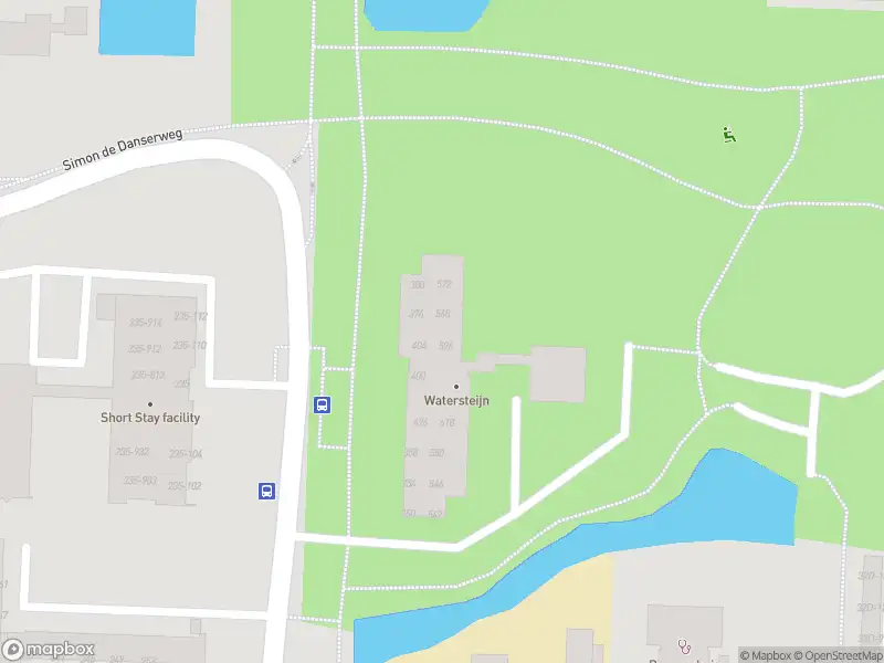 Ambulance met gepaste spoed naar de Maarten Harpertsz. Trompweg in Dordrecht