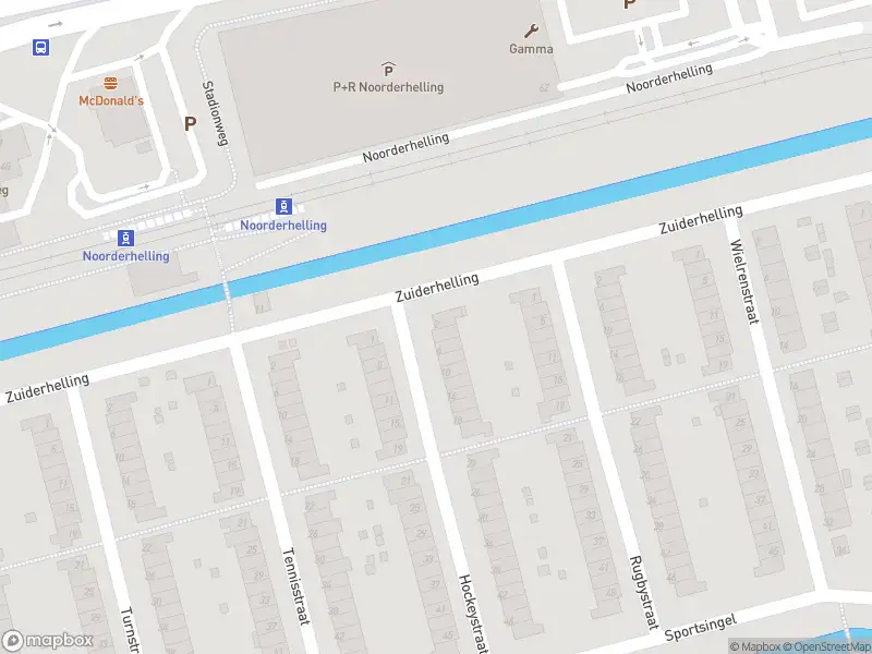 Ambulance met grote spoed naar de Hockeystraat in Rotterdam