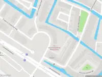 Brandweer met grote spoed naar de Lijsbet Eelantsplein in Weesp vanwege afhijsen patient