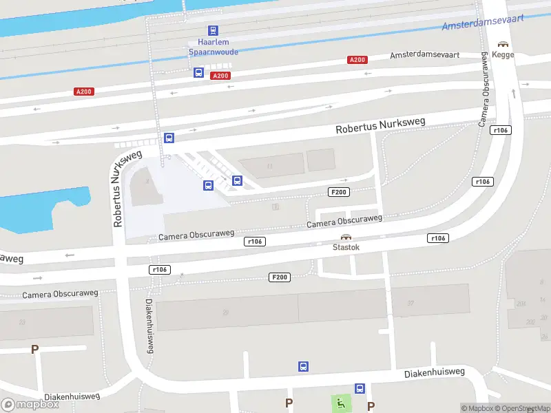 Ambulance met grote spoed naar de Robertus Nurksweg in Haarlem