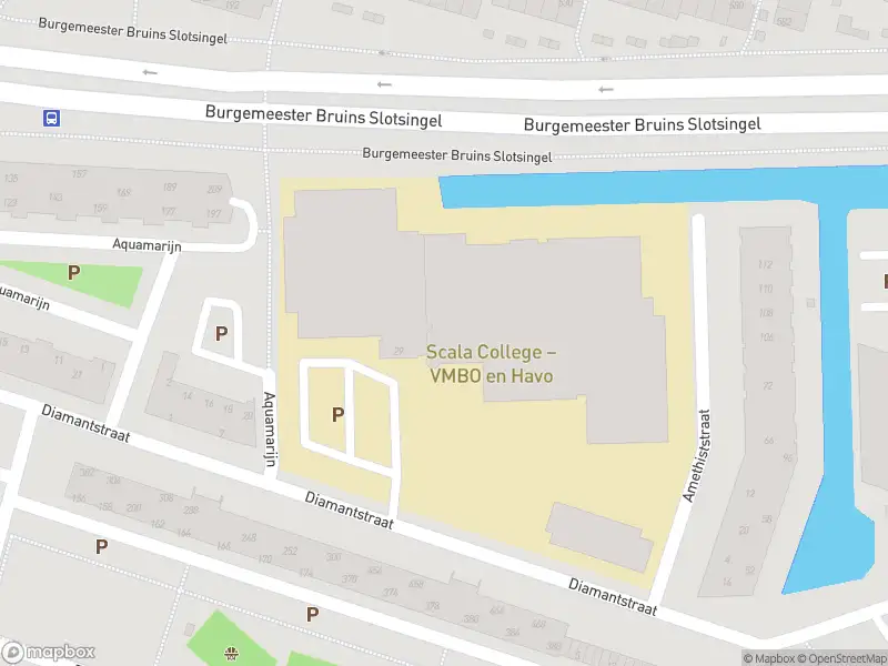 Ambulance met gepaste spoed naar de Smaragdstraat in Alphen aan den Rijn