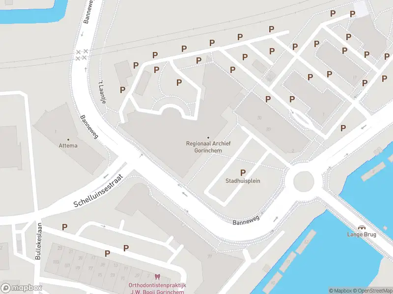 Ambulance met gepaste spoed naar de Stadhuisplein in Gorinchem