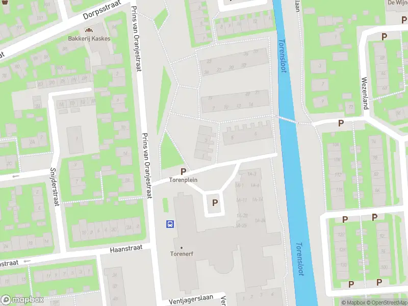 Ambulance met grote spoed naar de Torenplein in Wormer