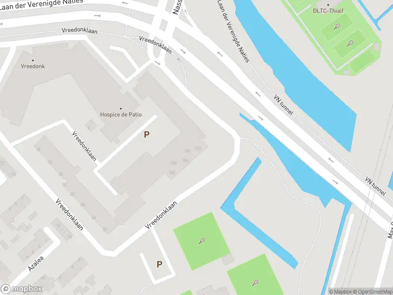 Ambulance met gepaste spoed naar de Vreedonklaan in Dordrecht