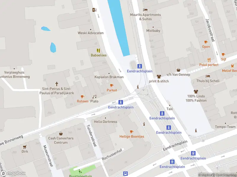 Ambulance met grote spoed naar de Nieuwe Binnenweg in Rotterdam