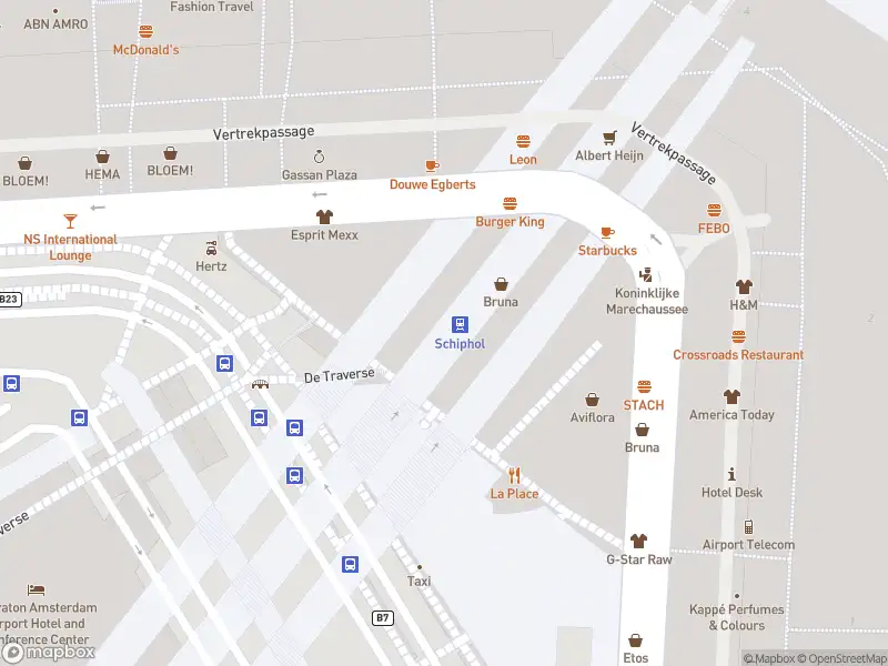 Ambulance met gepaste spoed naar de Aankomstpassage in Schiphol