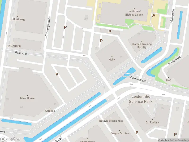 Ambulance met gepaste spoed naar de Sylviusweg in Leiden