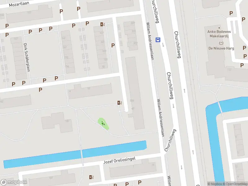 Ambulance met grote spoed naar de Jacques Urlusplein in Schiedam