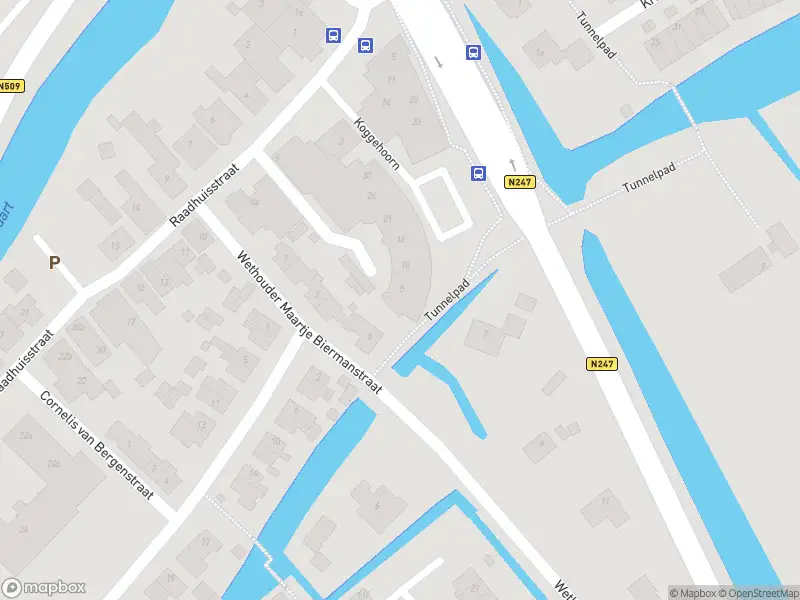 Ambulance met gepaste spoed naar de Burgemeester Jan Schoonstraat in Oosthuizen