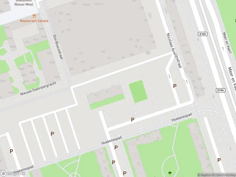 Ambulance met gepaste spoed naar de Wilhelmina Bladergroenstraat in Amsterdam