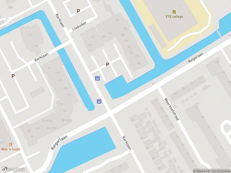 Ambulance met grote spoed naar de Kerklaan in Capelle aan den IJssel