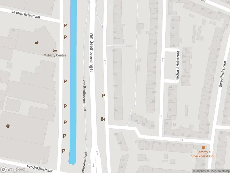 Ambulance met grote spoed naar de Van Beethovensingel in Vlaardingen