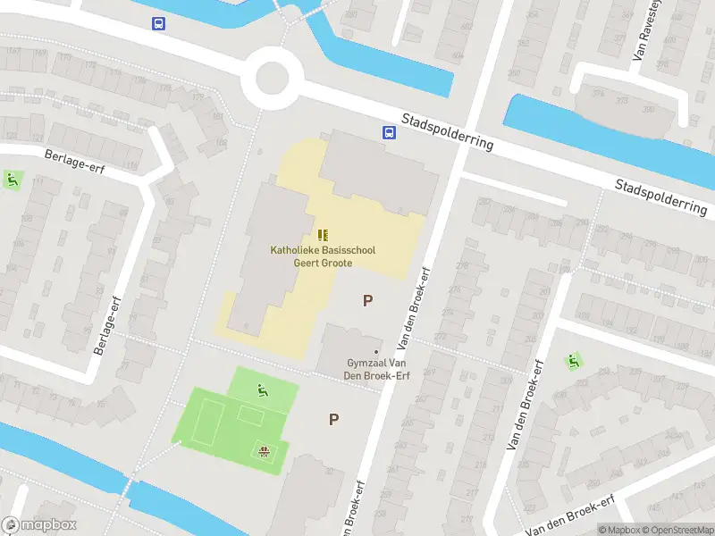 Ambulance met gepaste spoed naar de Van den Broek-erf in Dordrecht